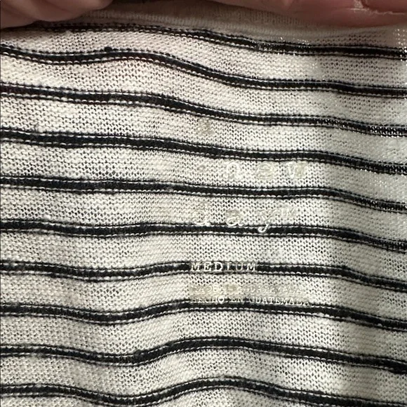 🦋 Bundle of 5 Woman’s Blouses Size Medium - Picture 8 of 8